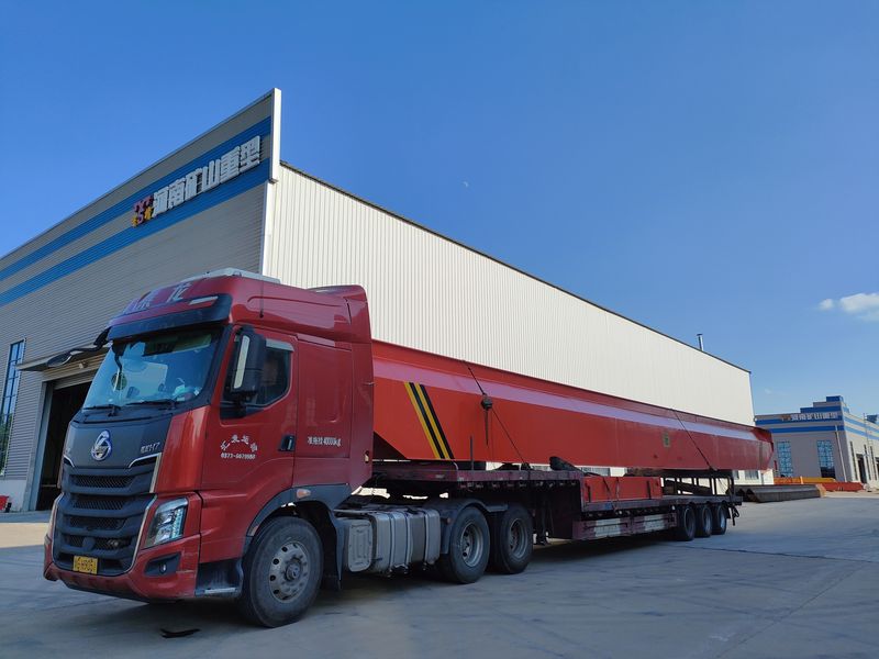 安徽某建材公司，采購我公司一臺(tái)32噸電動(dòng)單梁起重機(jī)